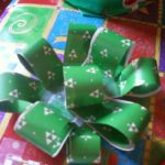 wrapping paper bow 1